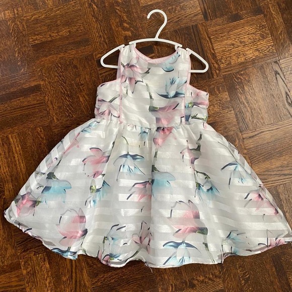 Pippa and Julie dress 🤍💗 size 4 - Picture 1 of 4